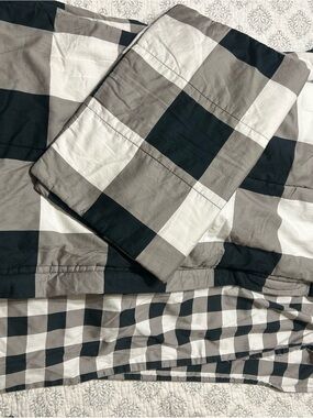 Beddy’s Twin Zipper Bedding. TOP PART ONLY Includes pillow sham